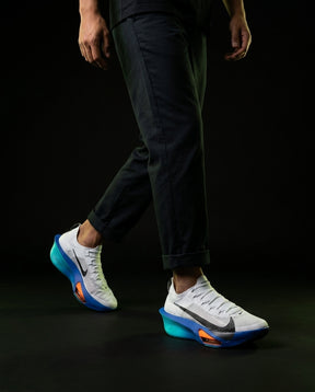 NK Flyknit Carbon-Plate Racing Runner