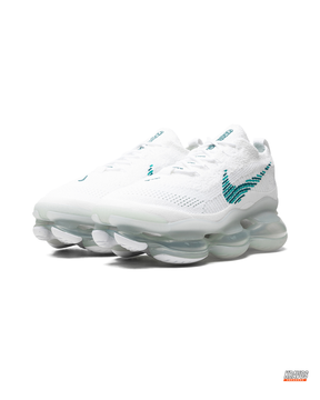 NK Flyknit Pod-Sole Chunky Trainer