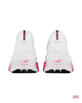 NK Knit Carbon-Plate Racing Runner