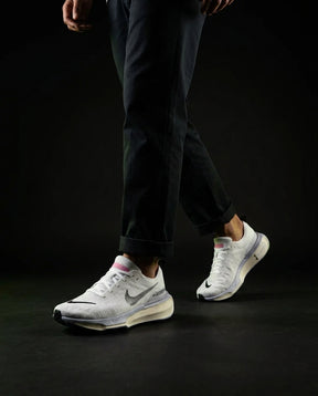 NK Knit ZoomX Cushioned Running Trainer White Grey Pink