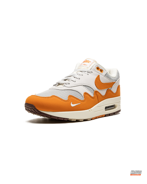 NK Leather Wavy-Panel Air Trainer