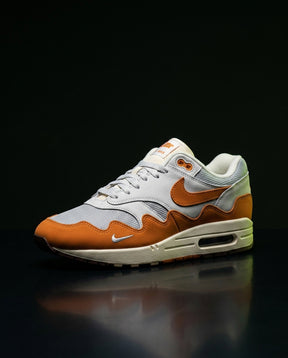 NK Leather Wavy-Panel Air Trainer