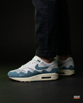 NK Leather Wavy-Panel Air Trainer White Teal Grey