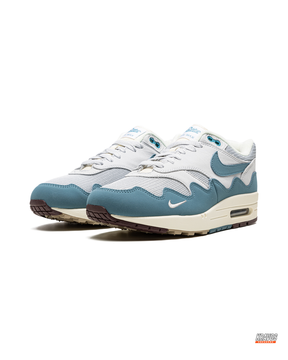NK Leather Wavy-Panel Air Trainer