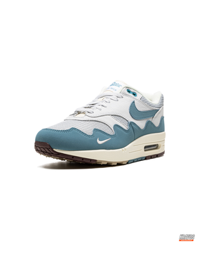 NK Leather Wavy-Panel Air Trainer