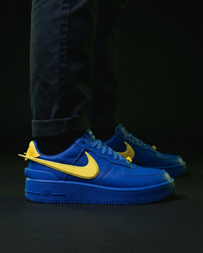 NK Leather Zip-Tag Court Trainer