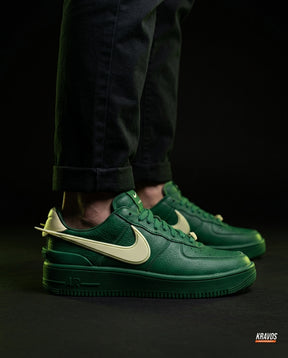 NK Leather Zip-Tag Court Trainer Green Cream
