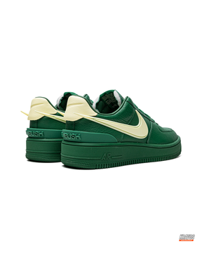 NK Leather Zip-Tag Court Trainer