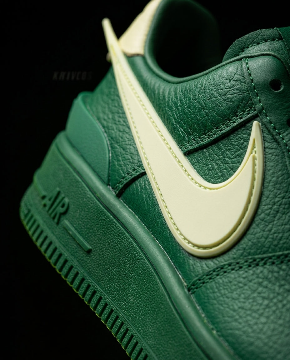 NK Leather Zip-Tag Court Trainer Green Cream