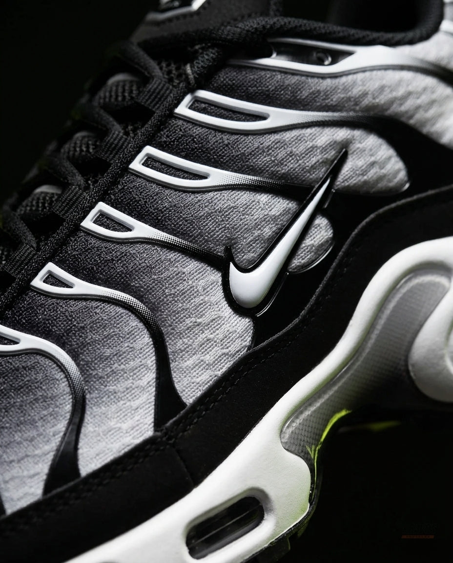 NK Mesh Layered Air-Bubble Runner Black White
