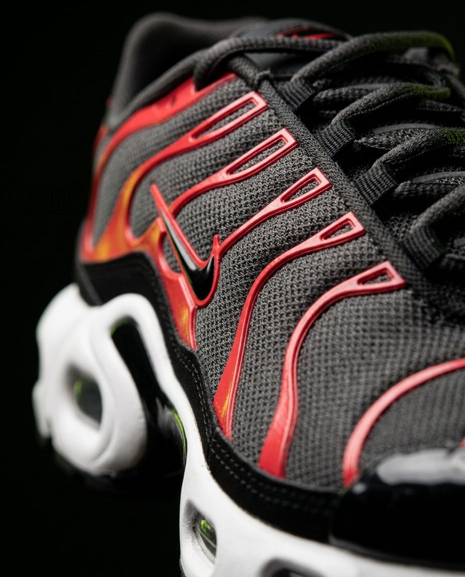 NK Mesh Layered Tiger-Stripe Runner Black Red White