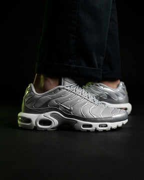 NK Mesh Layered Tiger-Stripe Runner Grey Silver