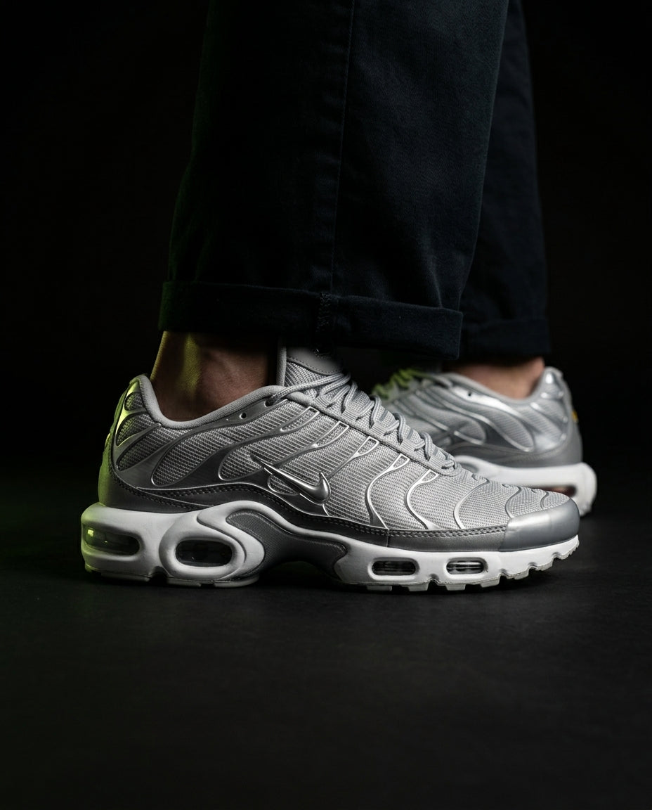 NK Mesh Layered Tiger-Stripe Runner Grey Silver