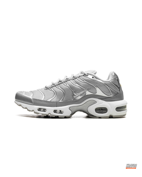 NK Mesh Layered Tiger-Stripe Runner