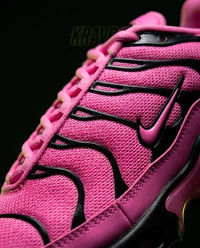 NK Mesh Layered Tiger-Stripe Runner Pink Black