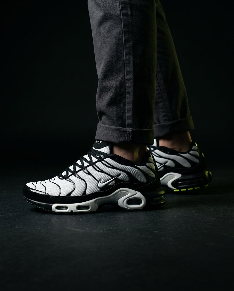 NK Mesh Layered Tiger-Stripe Runner White Black