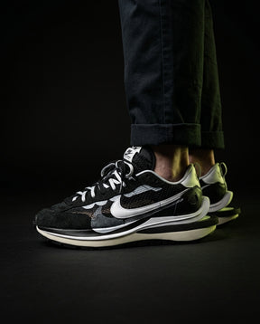 NK Mesh Layered Waffle-Sole Runner Black White