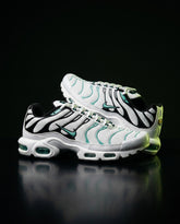 NK Mesh Layered Wave Runner White Black Teal