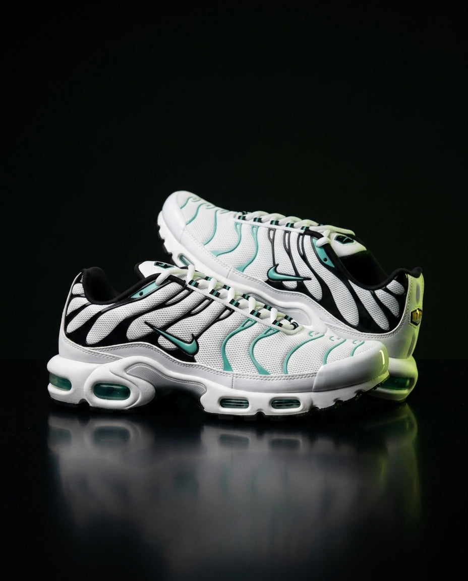 NK Mesh Layered Wave Runner White Black Teal