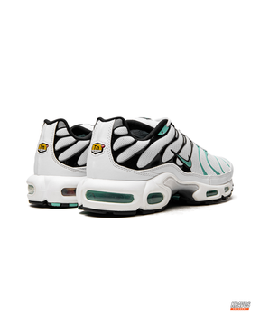 NK Mesh Layered Wave Runner