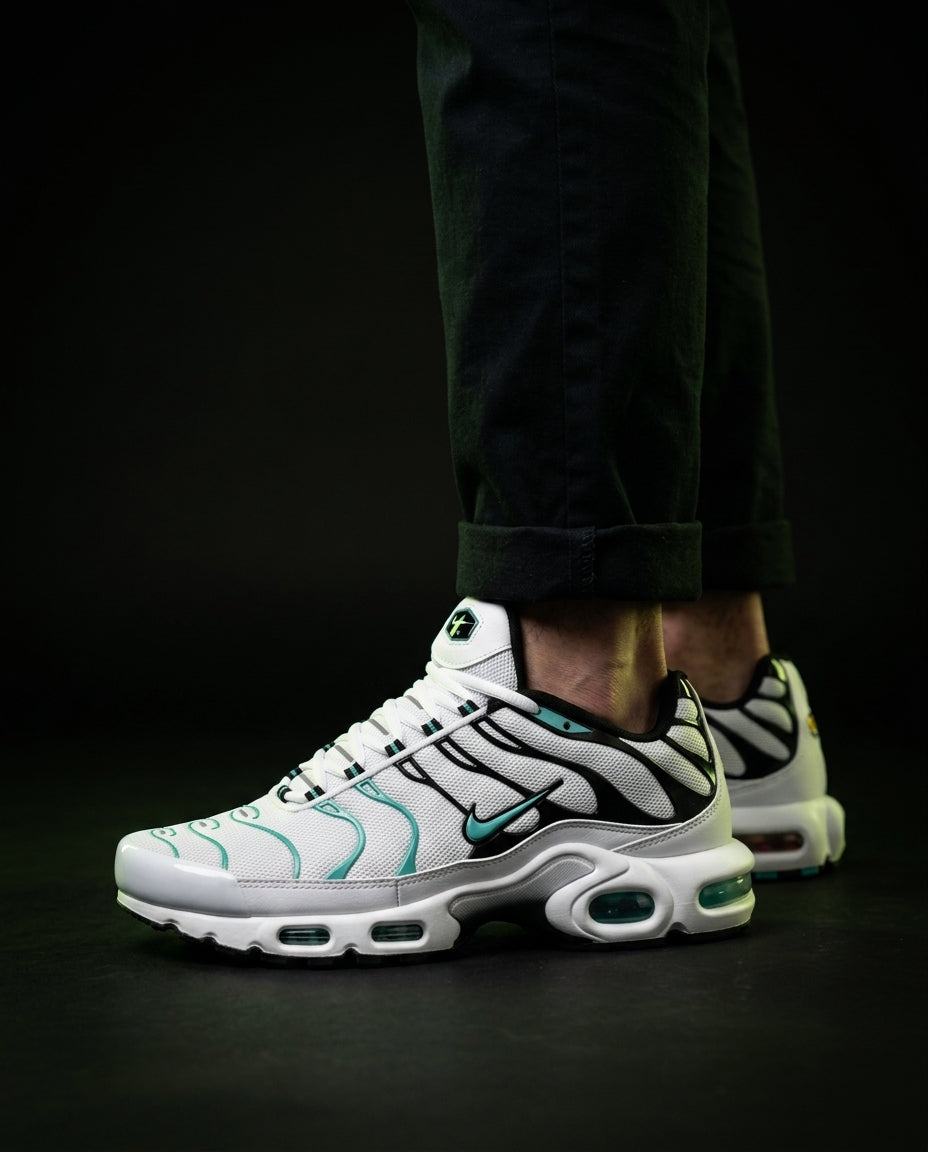 NK Mesh Layered Wave Runner