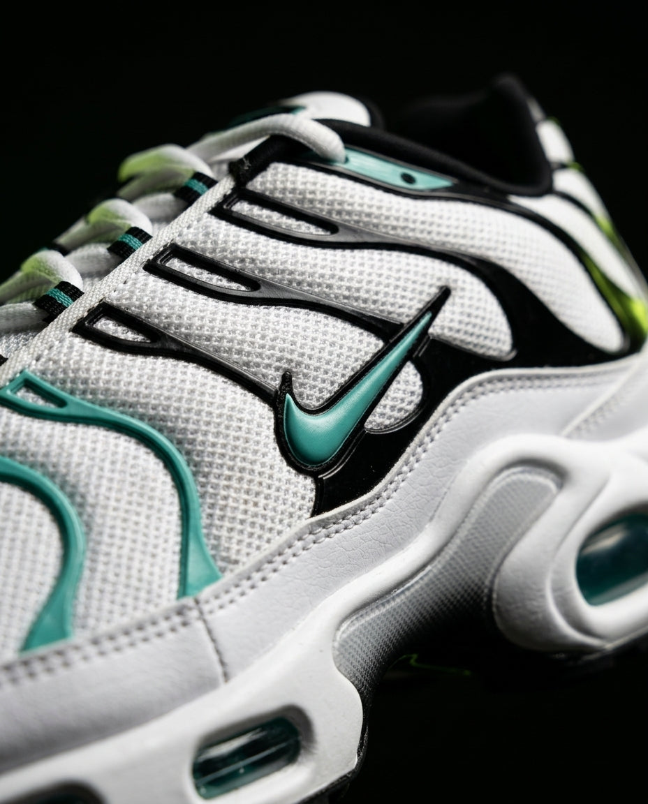 NK Mesh Layered Wave Runner