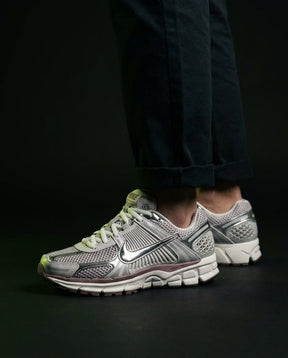 NK Mesh Ribbed-Panel Runner Trainer