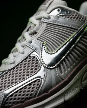 NK Mesh Ribbed-Panel Runner Trainer