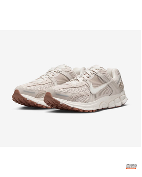 NK Mesh Ribbed-Panel Runner Trainer