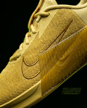 NK Mesh Ribbed Training Trainer Yellow Gold