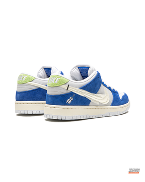 NK Suede Curved-Swoosh Skate Trainer