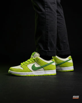 NK Suede Curved-Swoosh Skate Trainer Green White