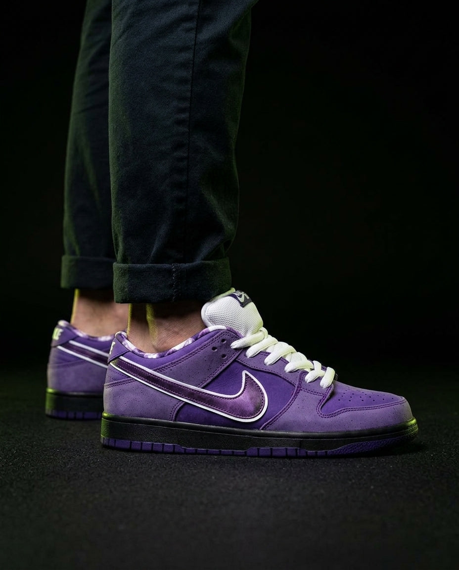 NK Suede Iridescent-Swoosh Skate Trainer