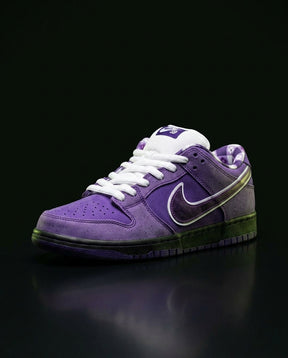 NK Suede Iridescent-Swoosh Skate Trainer