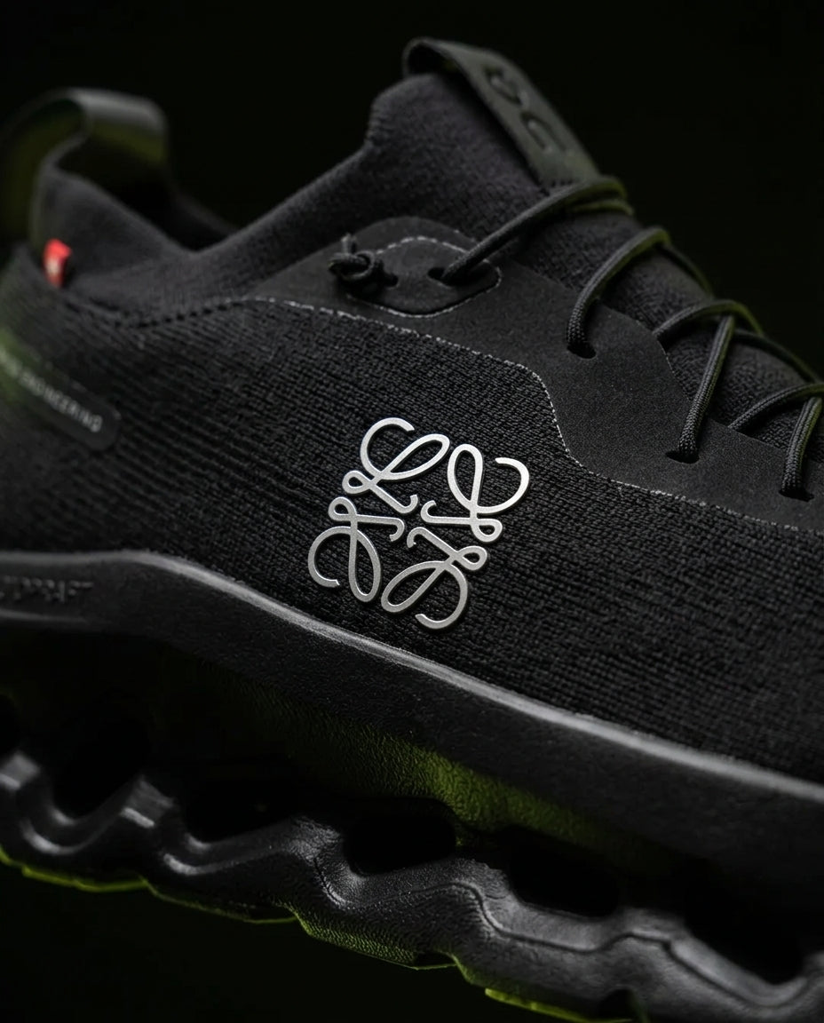 ON Knit Cutout-Sole Chunky Runner Triple Black