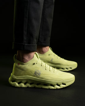 ON Knit Wave-Sole Running Trainer