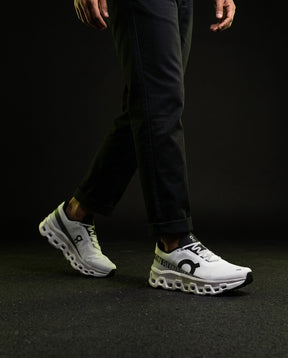 ON Mesh Honeycomb-Sole Cushioned Runner White Black