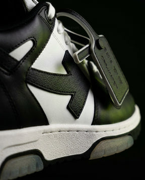 OW Leather Panelled Arrow Trainer