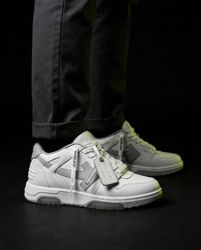 OW Leather Panelled Arrow Trainer White Grey