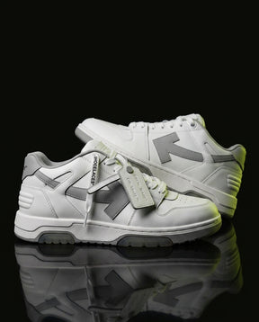 OW Leather Panelled Arrow Trainer White Grey