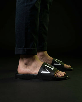 VLN Rubber Logo-Strap Pool Slide