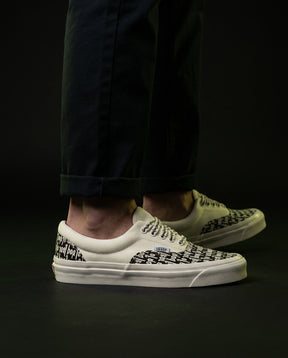 VNS Canvas Printed Text Skate Low
