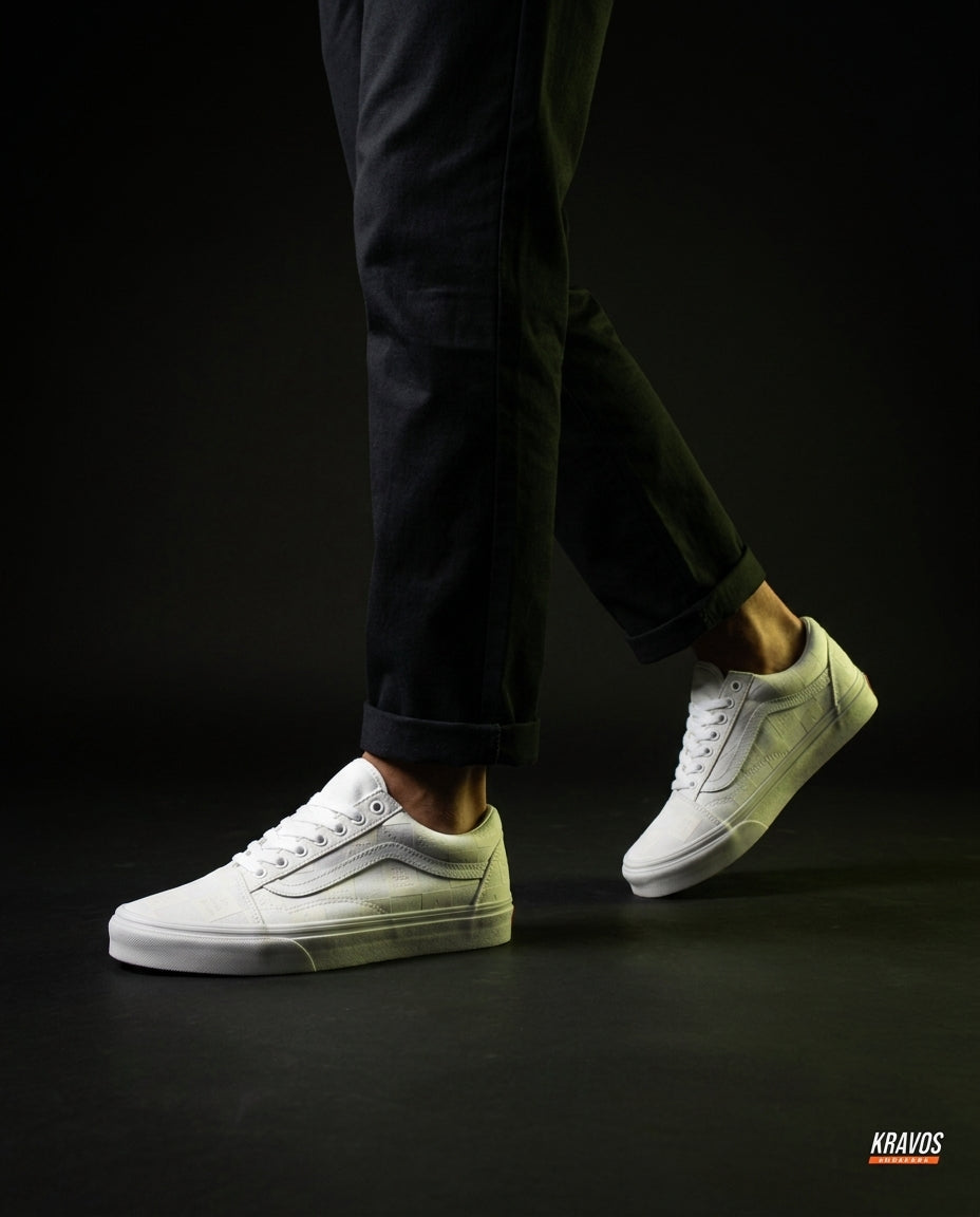 VNS Canvas Suede Vulcanised Skate Low Triple White
